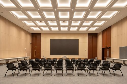 西岸國(guó)際會(huì)展中心竣工投用 卓越水岸再添璀璨地標(biāo)，華建集團(tuán)環(huán)境院匠心設(shè)計(jì)賦能會(huì)展新未來(lái)